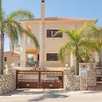 Omega Kefalonia Vila Karavádhos