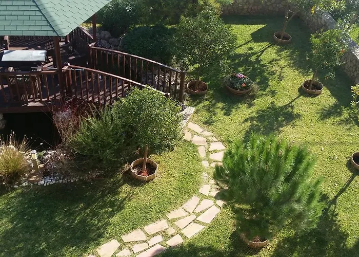 Omega Kefalonia * Karavádosz